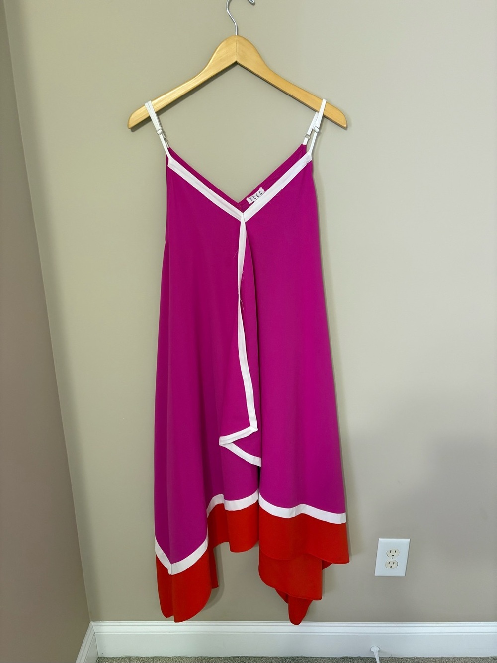 TCEC Magenta and Red Handkerchief Hem Slip Dress with White Trim Sz Sm - Picture 2 of 7